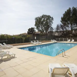 https://village-club-le-kangourou.fr-provencehotel.com